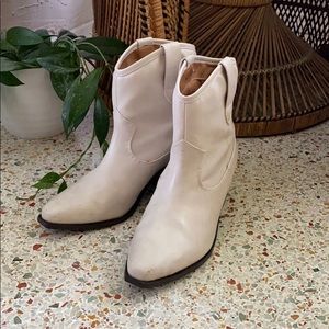 Ivory 70s Style Cowgirl Booties
